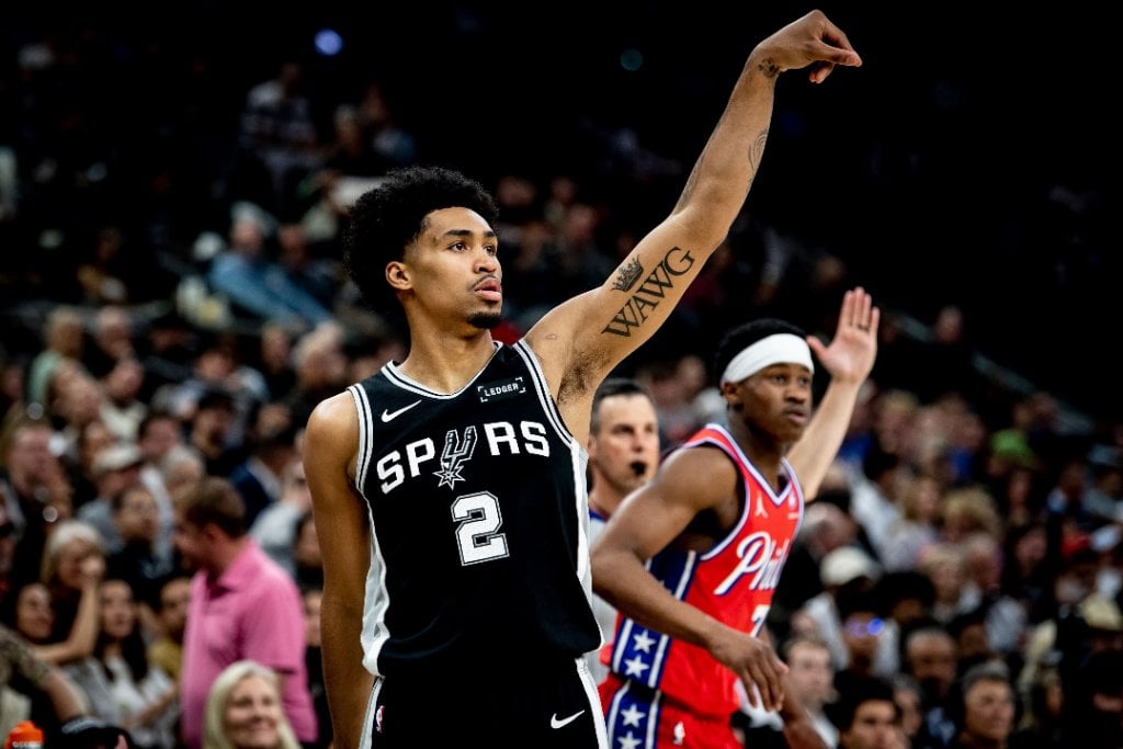 Dylan Harper shooting in a San Antonio Spurs game